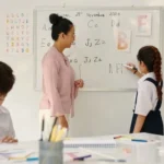 Pakar Linguistik UNAIR Dorong Keseimbangan Bahasa dalam Pembelajaran di Sekolah